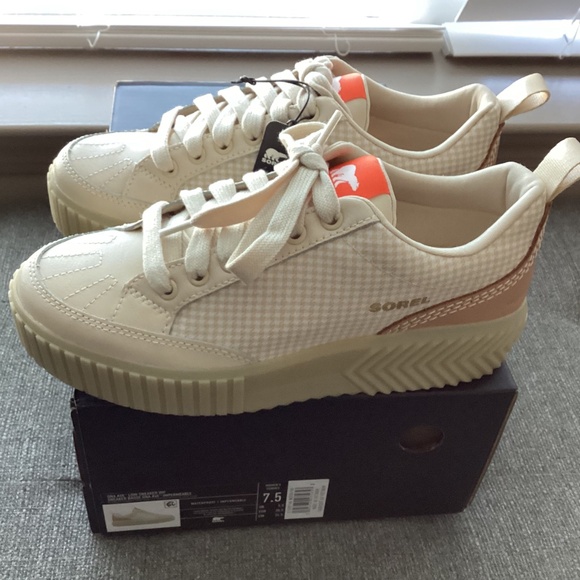 Sorel Women's Ona Ave Low-Top Sneakers, size 7.5 - Picture 11 of 13